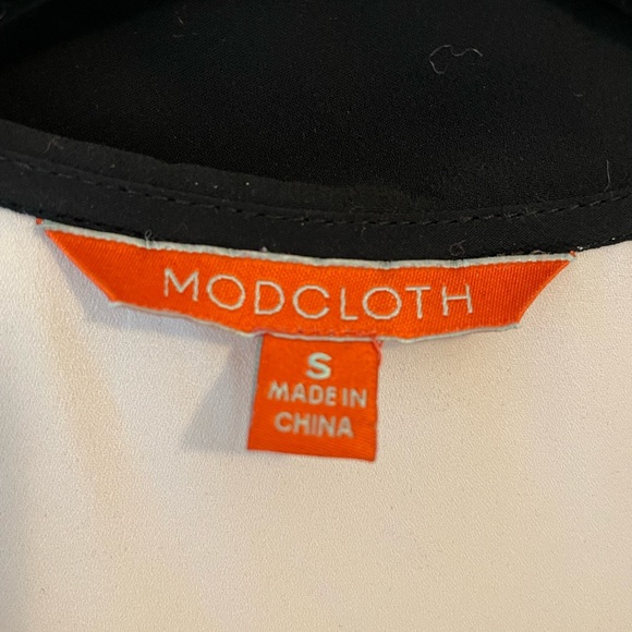 ModCloth Size S Long Sleeve Peter Pan Collared Blouse - Picture 2 of 2